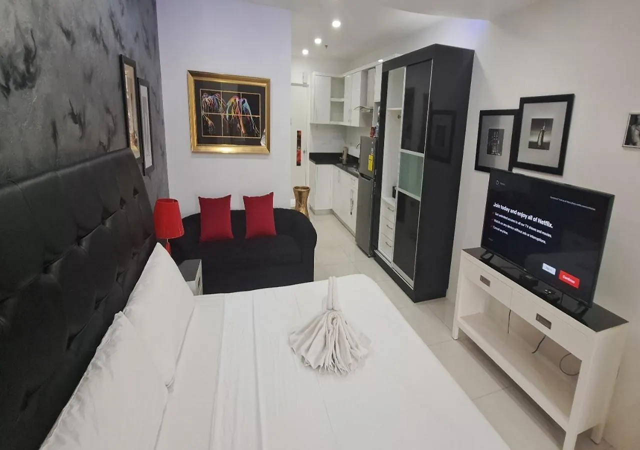 Studio At Kandi Palace Near Walking Street Angeles Philippines