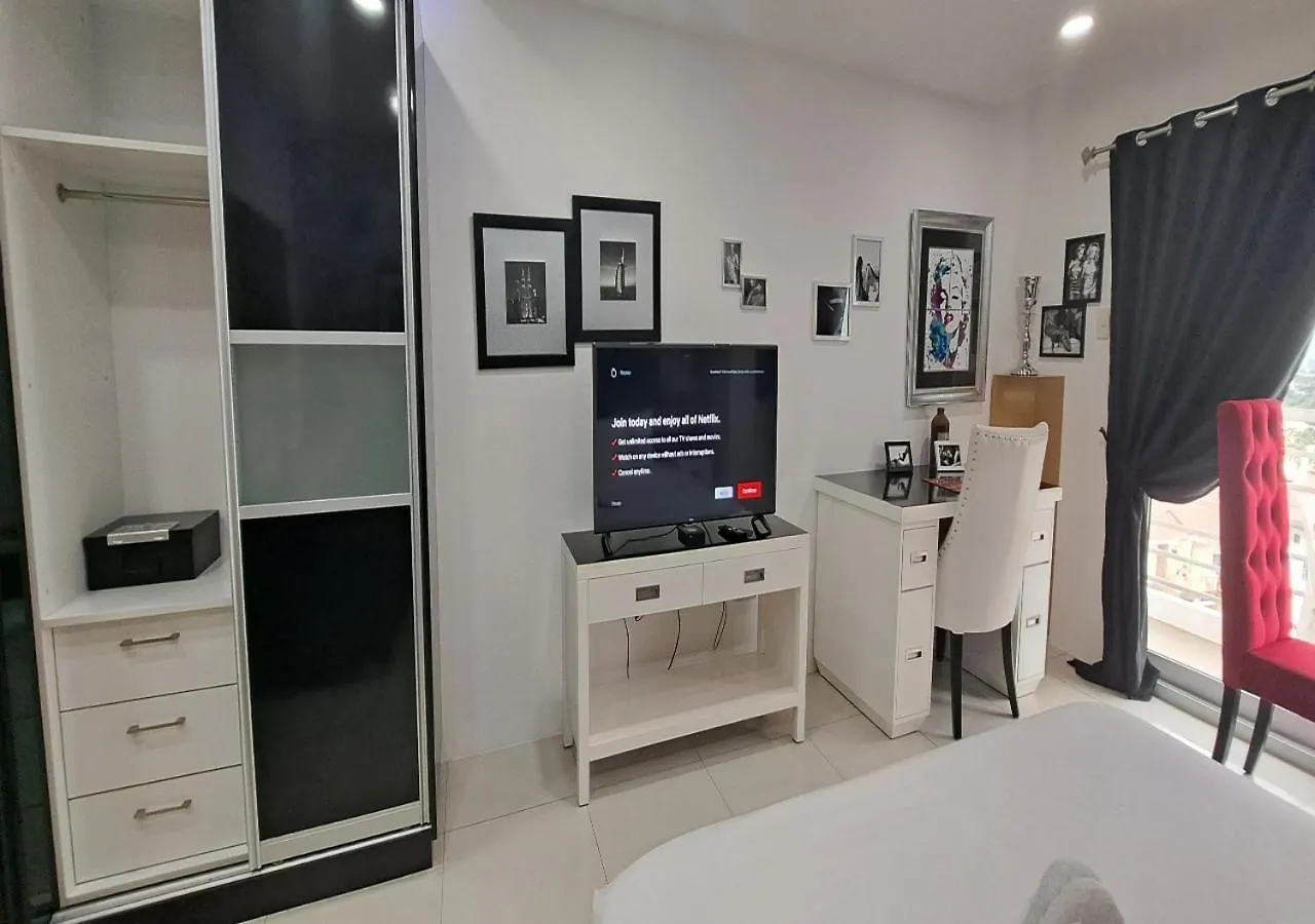 Studio At Kandi Palace Near Walking Street Angeles