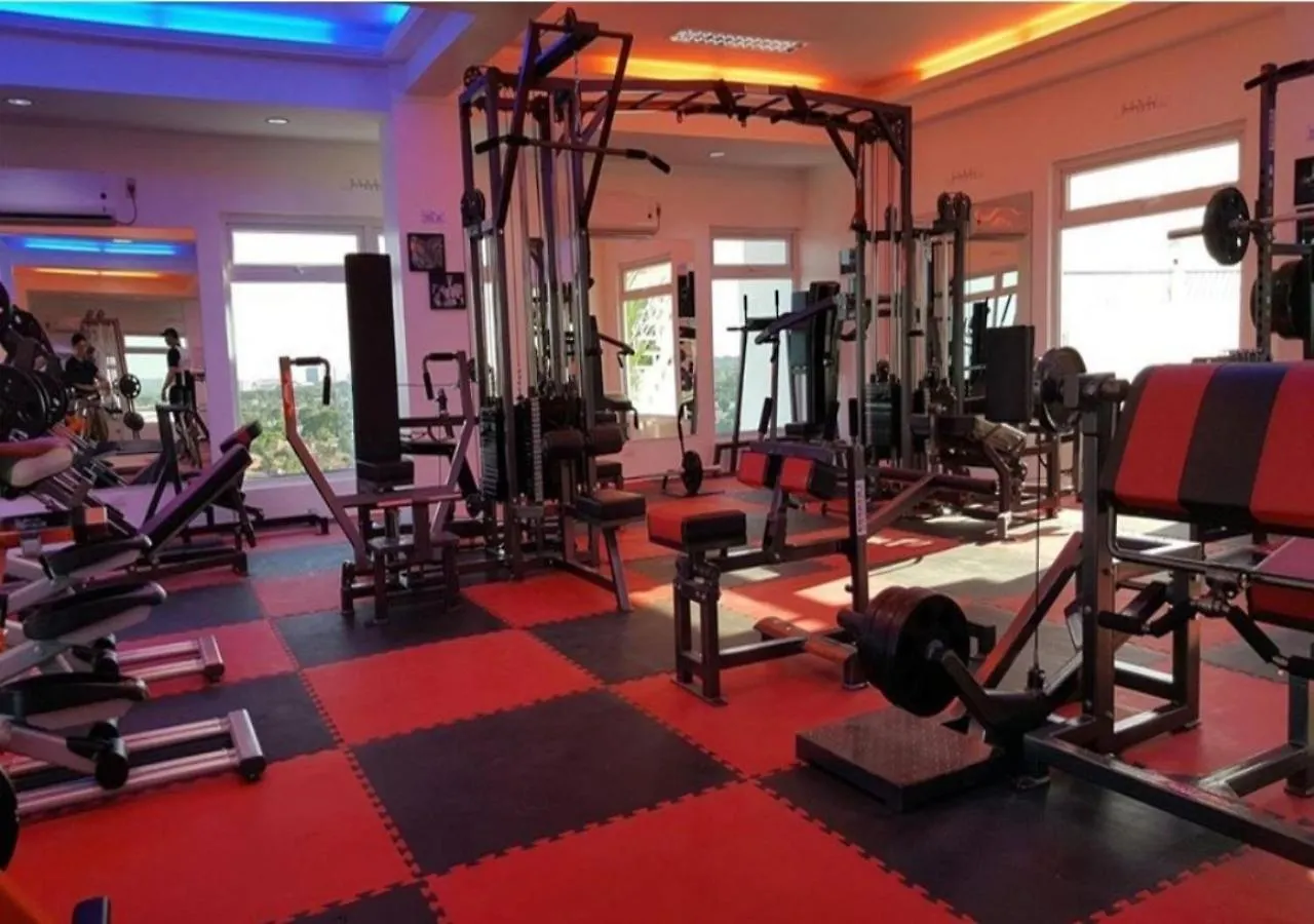 Studio At Kandi Palace Near Walking Street Angeles Philippines