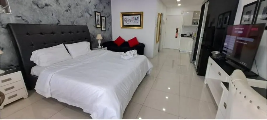 Studio At Kandi Palace Near Walking Street Angeles