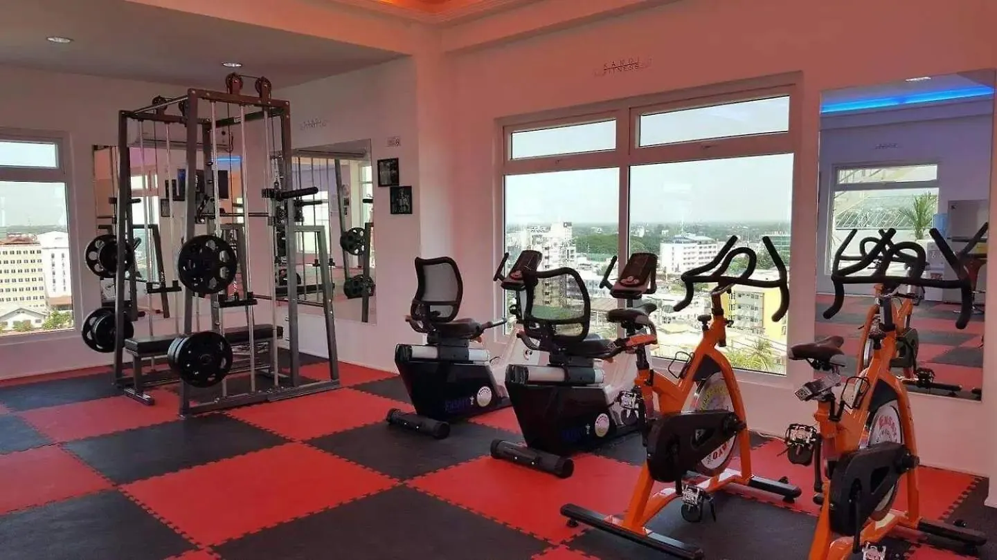 Studio At Kandi Palace Near Walking Street Angeles Apartment