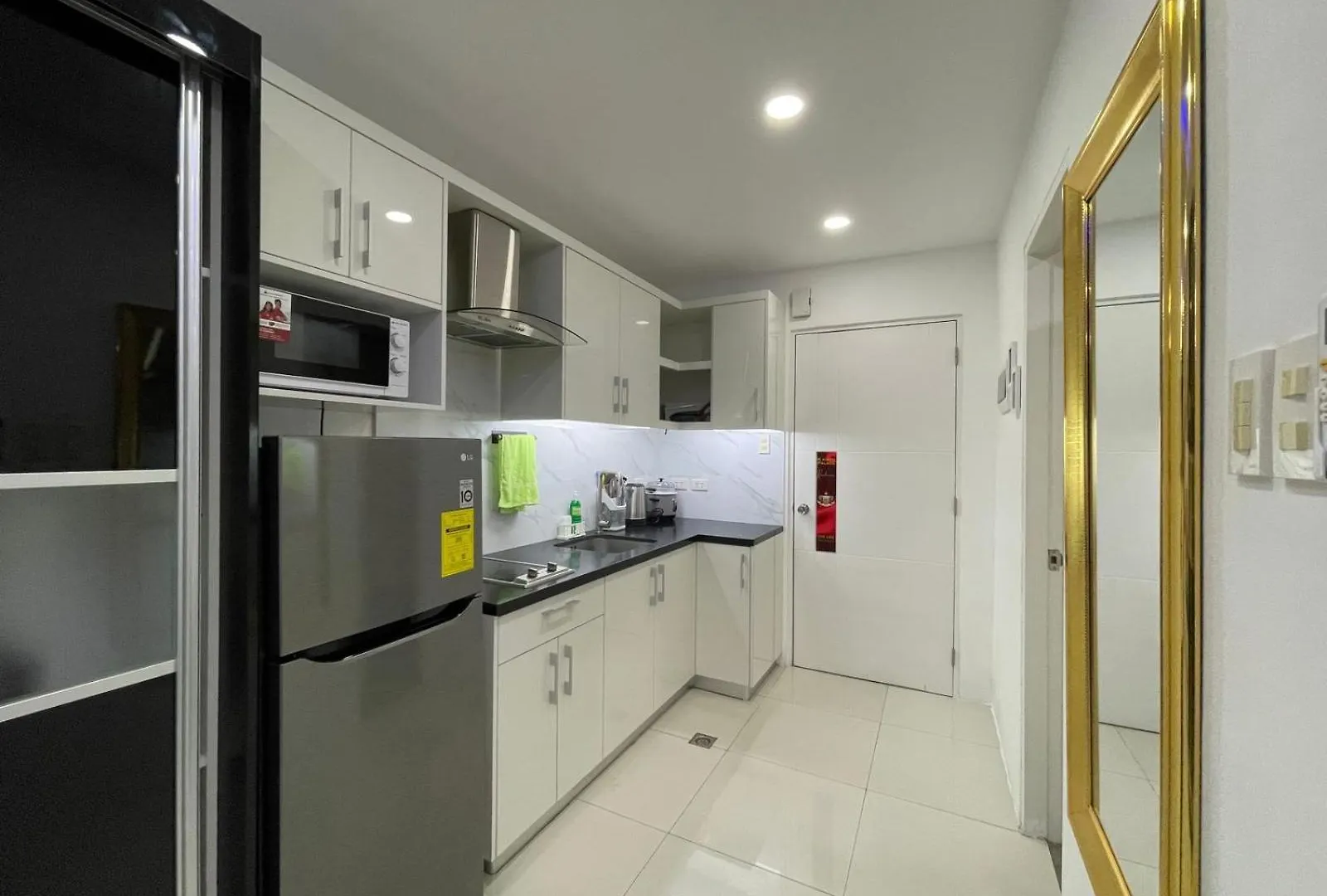 Studio At Kandi Palace Near Walking Street Angeles Apartment